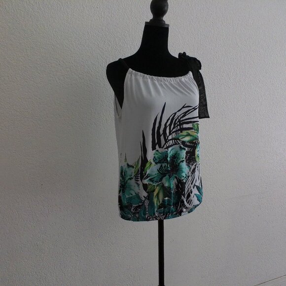 White & Green Floral cute Top, Size: Small - Picture 5 of 10